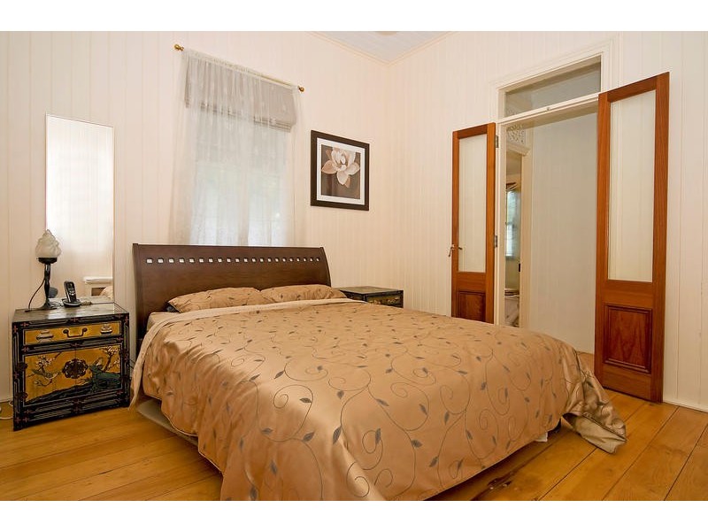 6 Oconnor street, Oxley QLD 4075