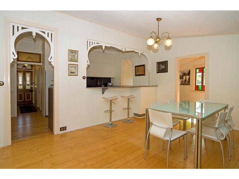 6 Oconnor street, Oxley QLD 4075