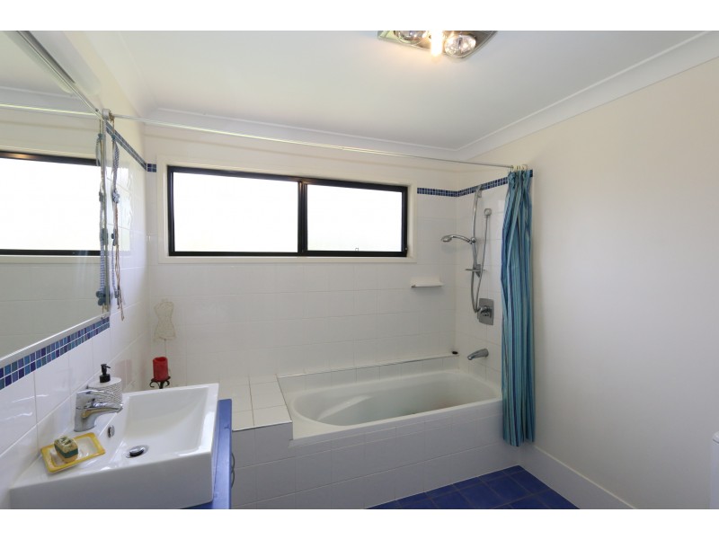 7 Oakmont Grove, Karana Downs QLD 4306