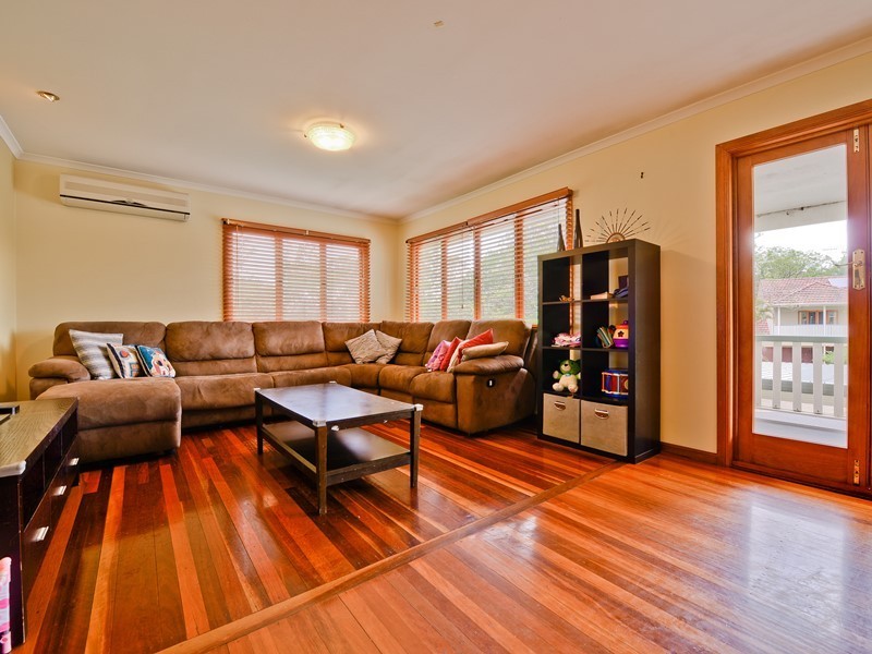 22 Aberfoyle Street, Kenmore QLD 4069