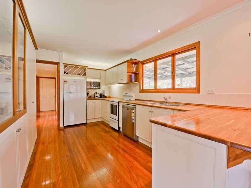 22 Aberfoyle Street, Kenmore QLD 4069
