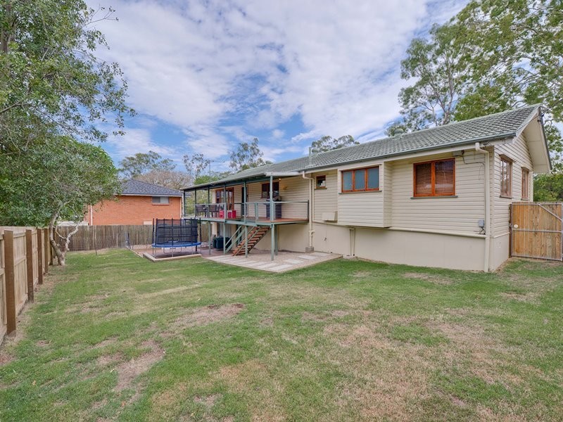 22 Aberfoyle Street, Kenmore QLD 4069