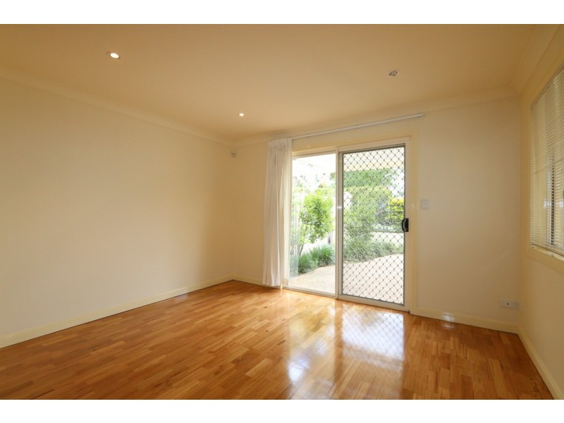 25 Clarence Road, Indooroopilly QLD 4068