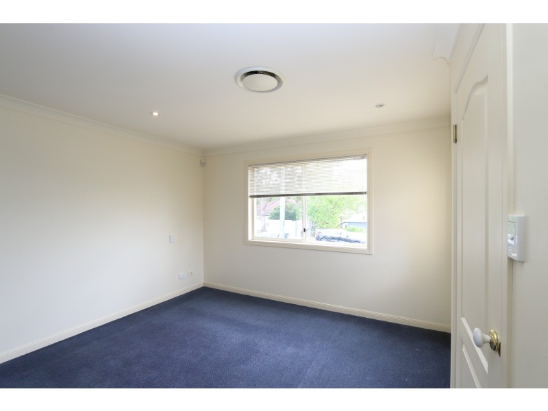 25 Clarence Road, Indooroopilly QLD 4068
