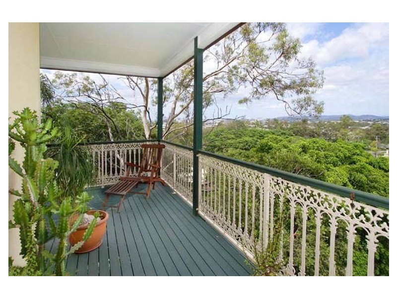 4 Comus Avenue, Ascot QLD 4007