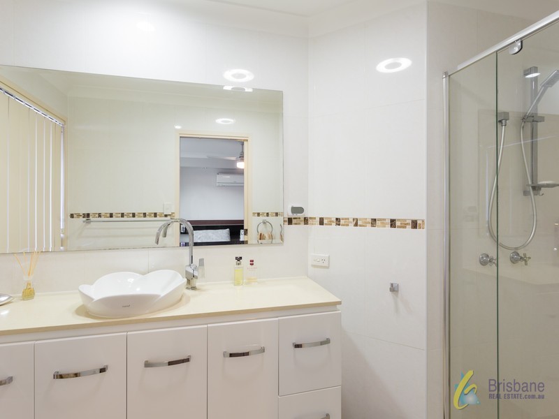 18 Cook St, Forest Lake QLD 4078