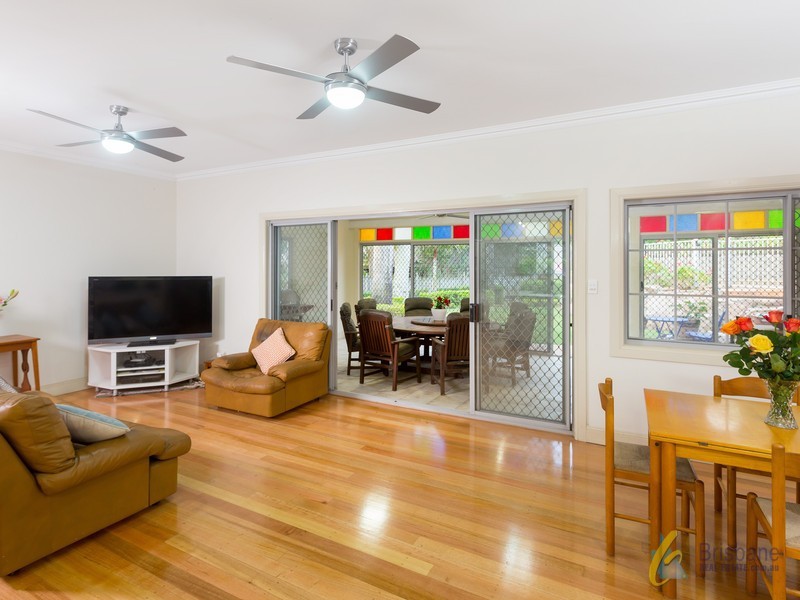 30 Mukurta Street, Chapel Hill QLD 4069
