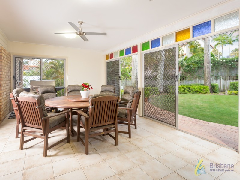30 Mukurta Street, Chapel Hill QLD 4069