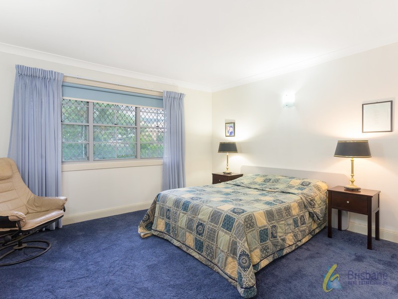 30 Mukurta Street, Chapel Hill QLD 4069