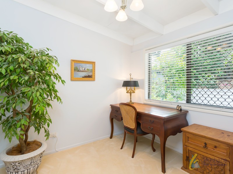 50 Carlyle Street, Seventeen Mile Rocks QLD 4073