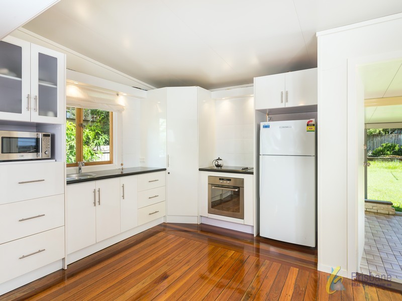 271 Verney Rd East, Graceville QLD 4075