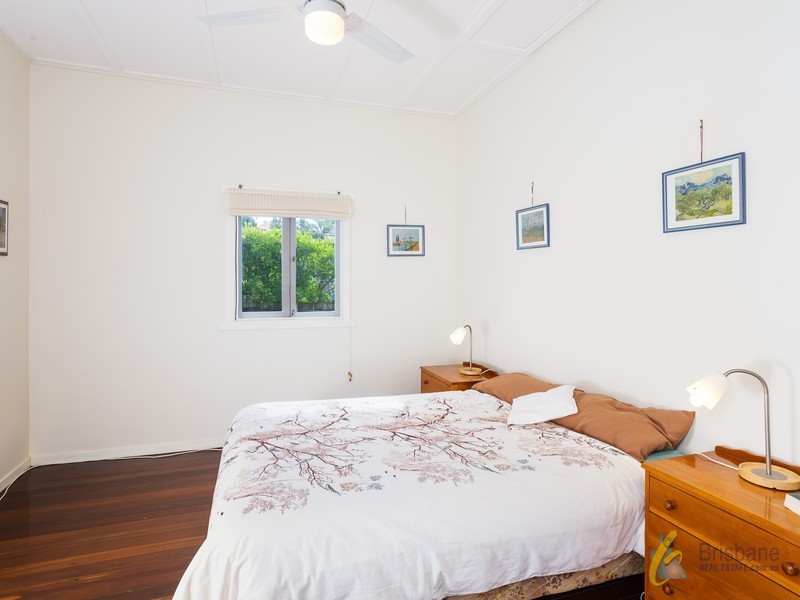 271 Verney Rd East, Graceville QLD 4075