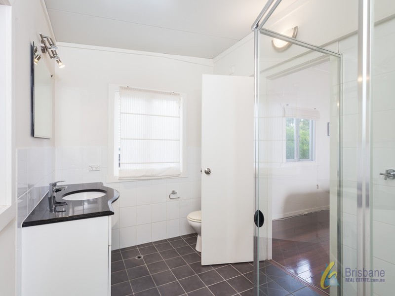 271 Verney Rd East, Graceville QLD 4075