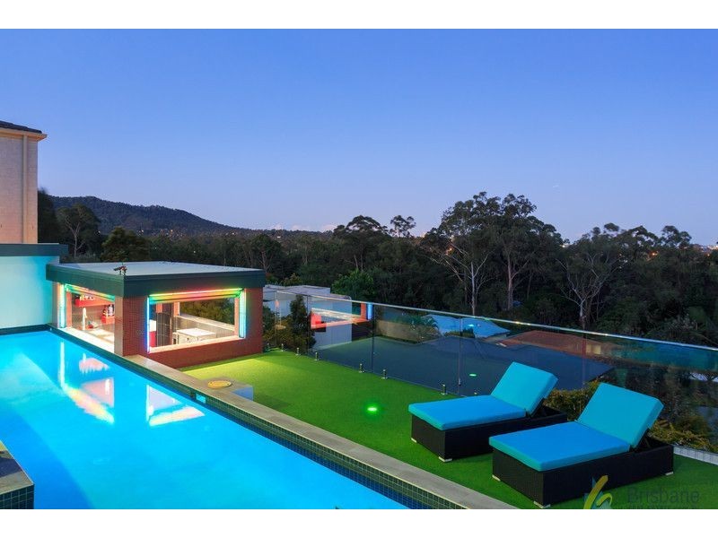 10 Grevillea Place, Chapel Hill QLD 4069