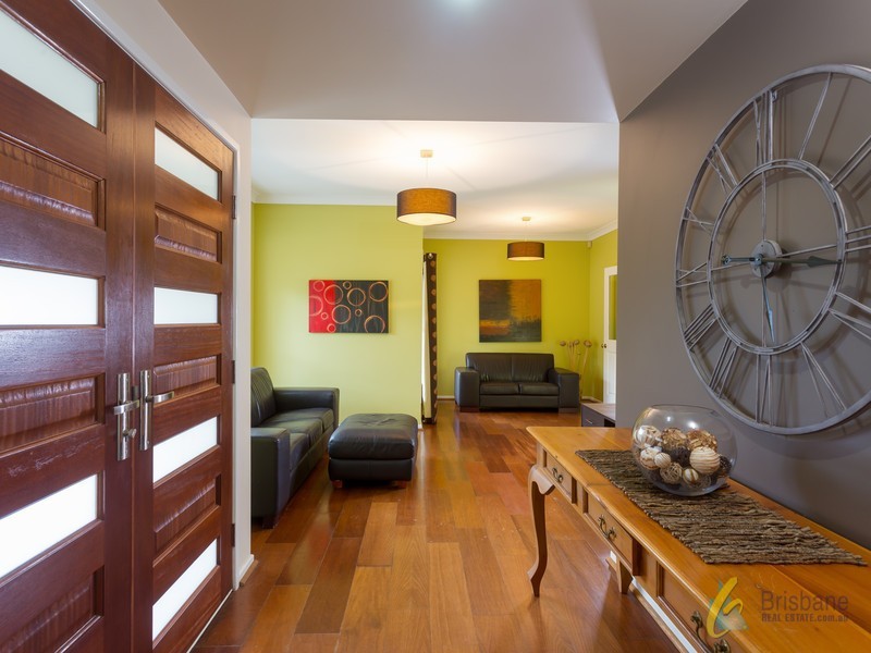 11 Parklane Terrace, Brookfield QLD 4069