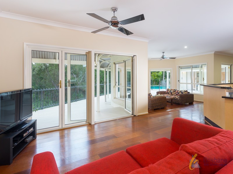 11 Parklane Terrace, Brookfield QLD 4069