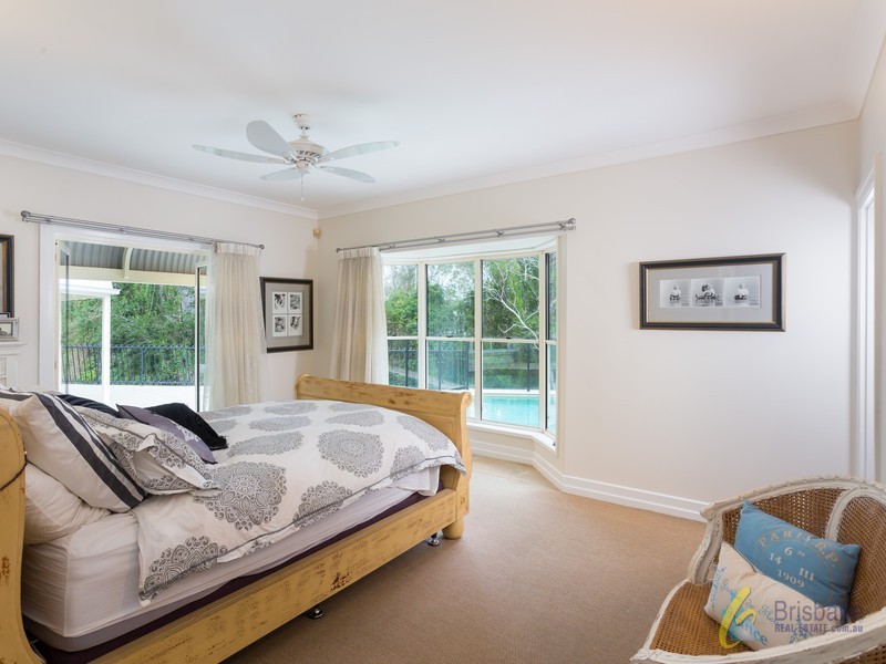 11 Parklane Terrace, Brookfield QLD 4069