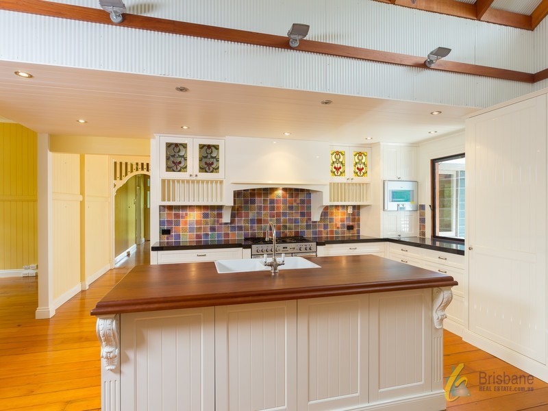 73 Airlie Road, Pullenvale QLD 4069