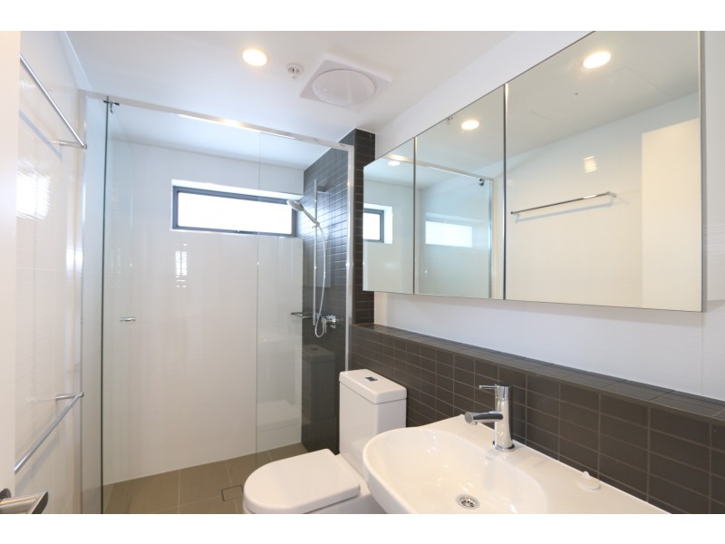 55 Railway Tce, Milton QLD 4064
