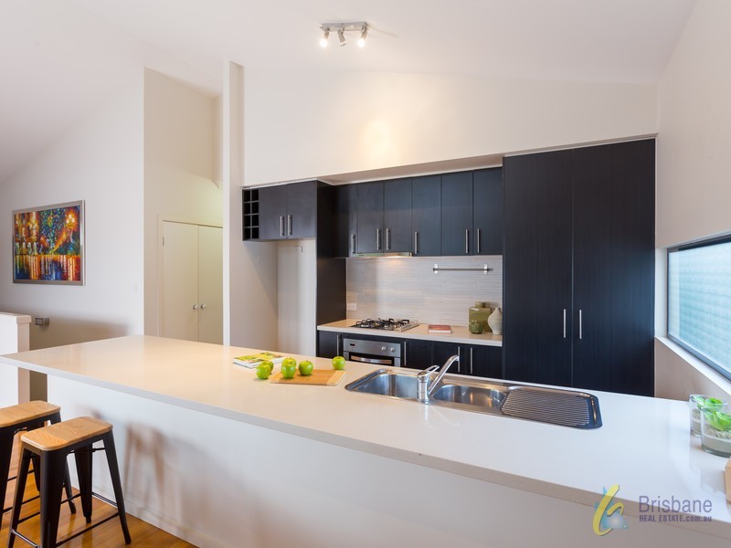 17 White Street, Graceville QLD 4075