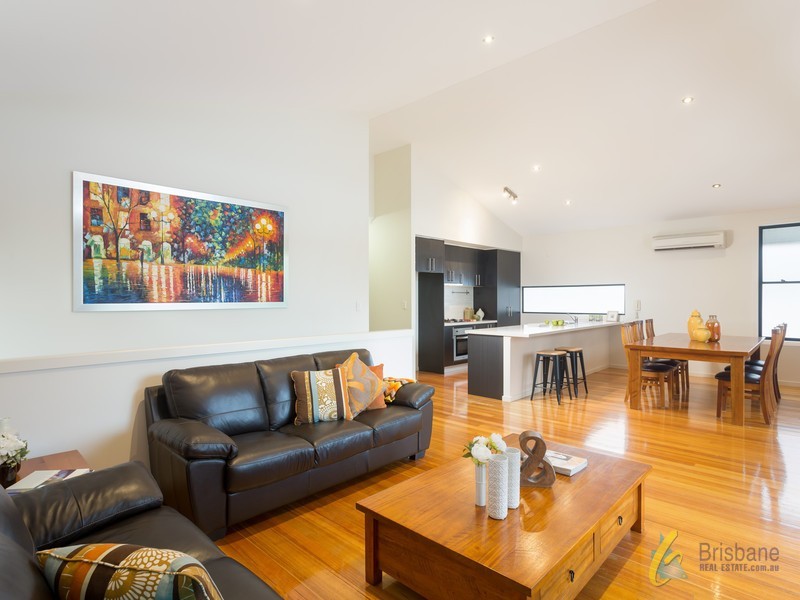 17 White Street, Graceville QLD 4075