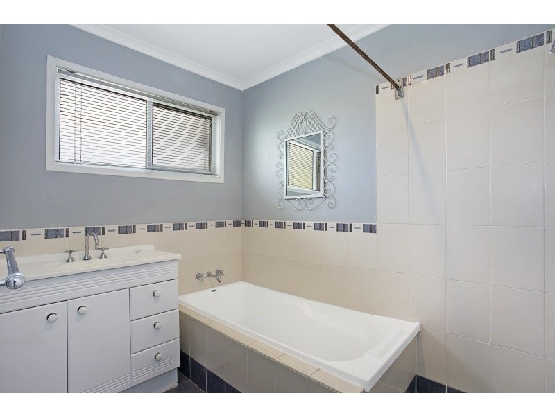 21 Pack Street, Jamboree Heights QLD 4074