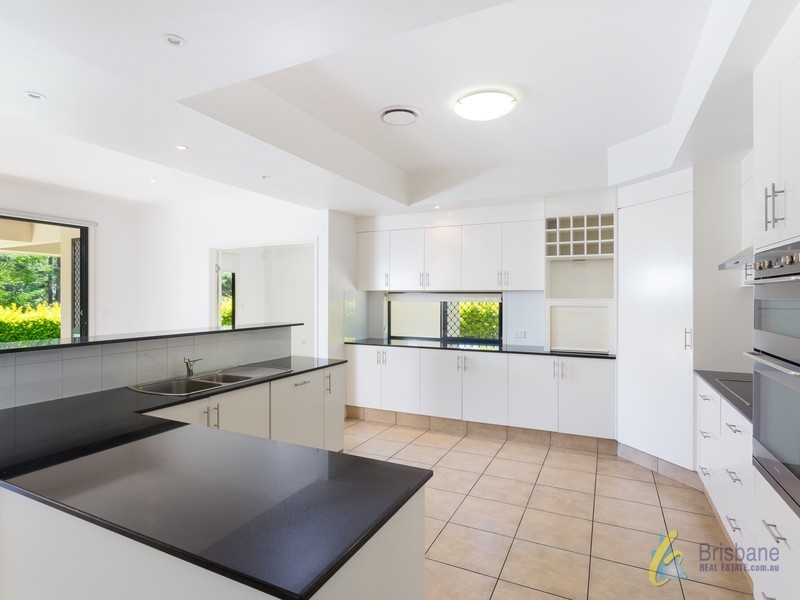 261 Grandview Road, Pullenvale QLD 4069