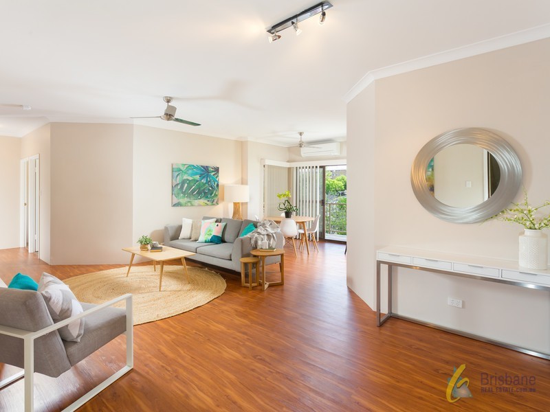 2/30 ARMADALE ST, St Lucia QLD 4067