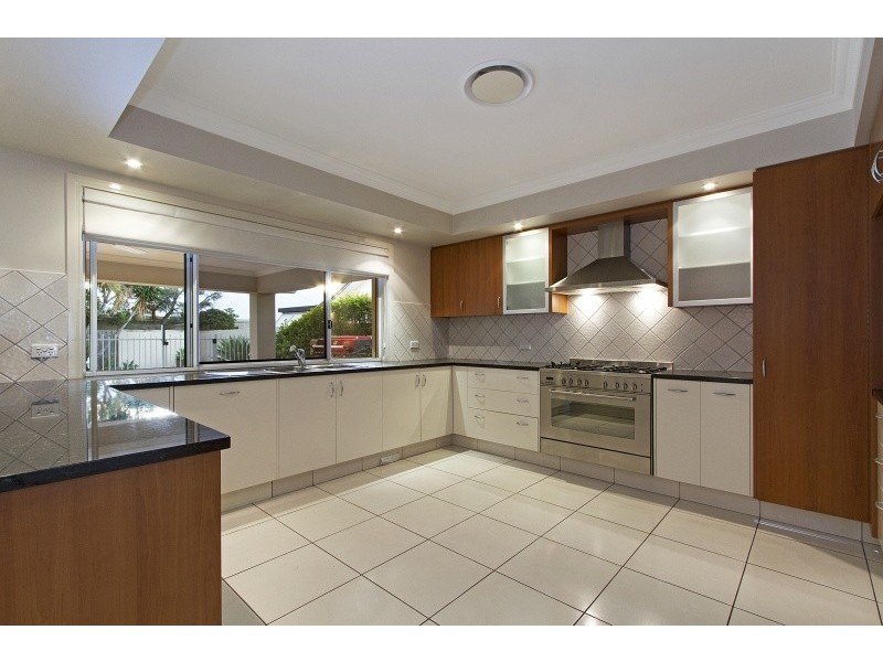 41 BURDEKIN DR, Sinnamon Park QLD 4073