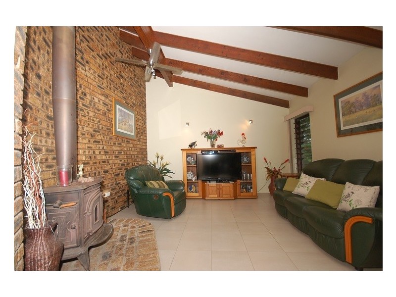 30 Mahons Rd, Pine Mountain QLD 4306