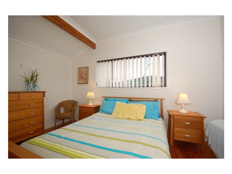 30 Mahons Rd, Pine Mountain QLD 4306