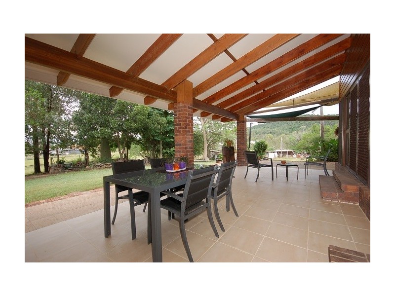 30 Mahons Rd, Pine Mountain QLD 4306