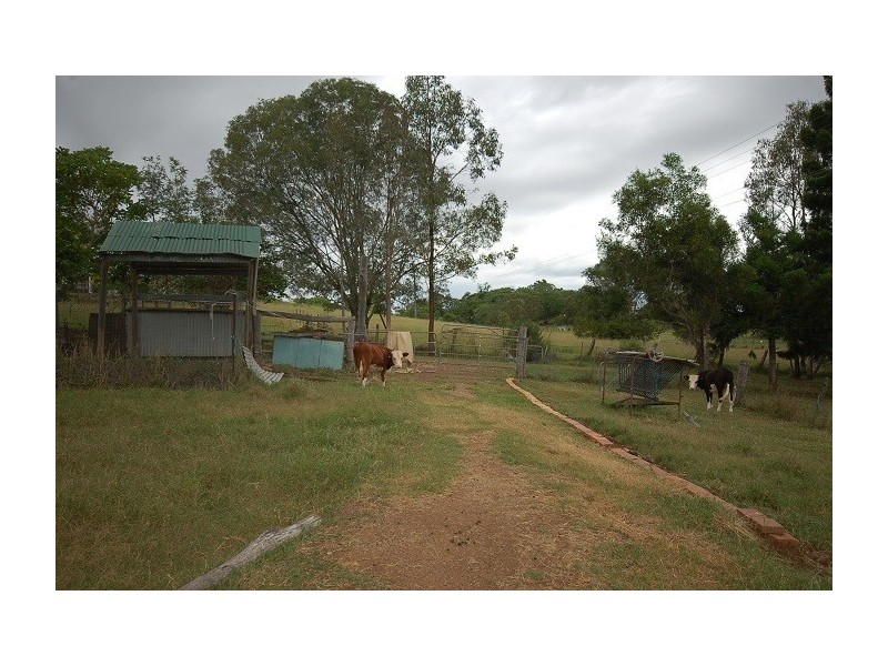 30 Mahons Rd, Pine Mountain QLD 4306