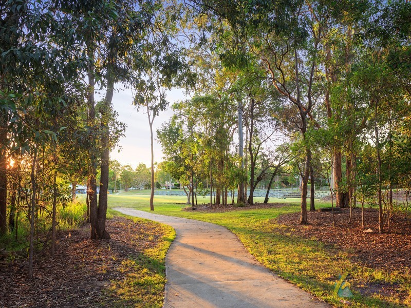 11 Fraser Pl, Forest Lake QLD 4078