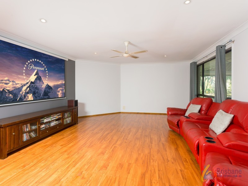 11 Fraser Pl, Forest Lake QLD 4078