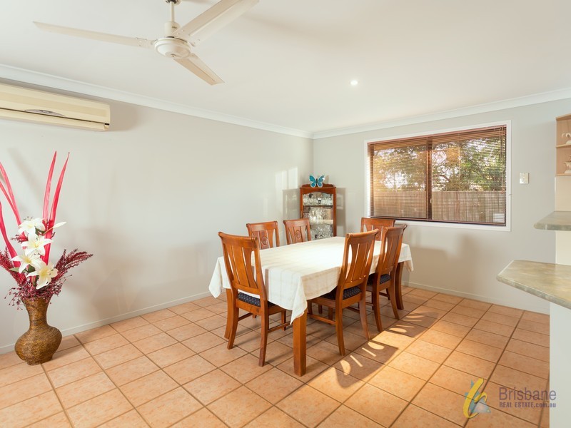 11 Fraser Pl, Forest Lake QLD 4078