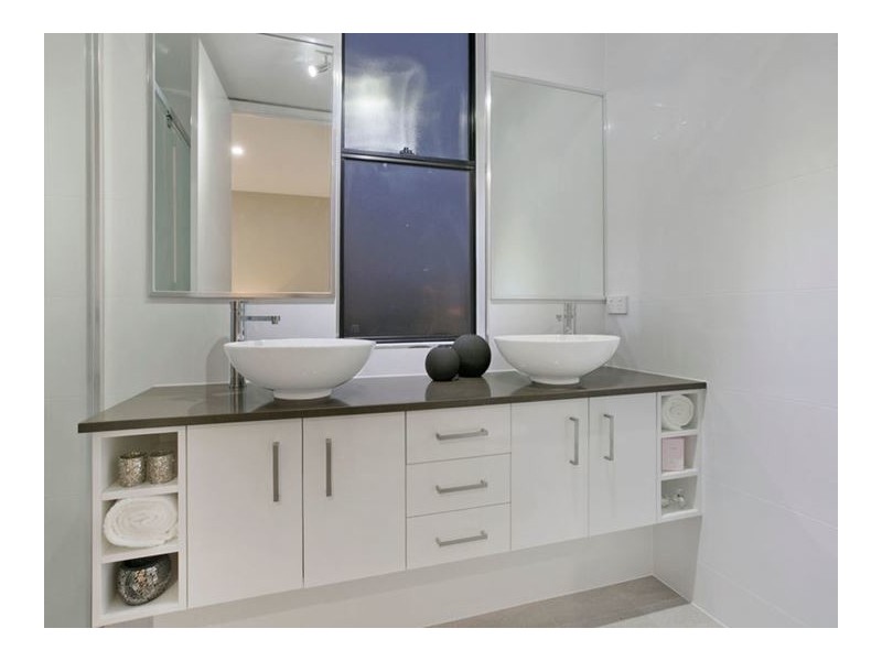 1-4/ 9 Health Place, Murarrie QLD 4172