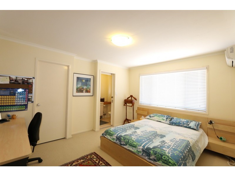 19 Mirbelia Street, Kenmore QLD 4069