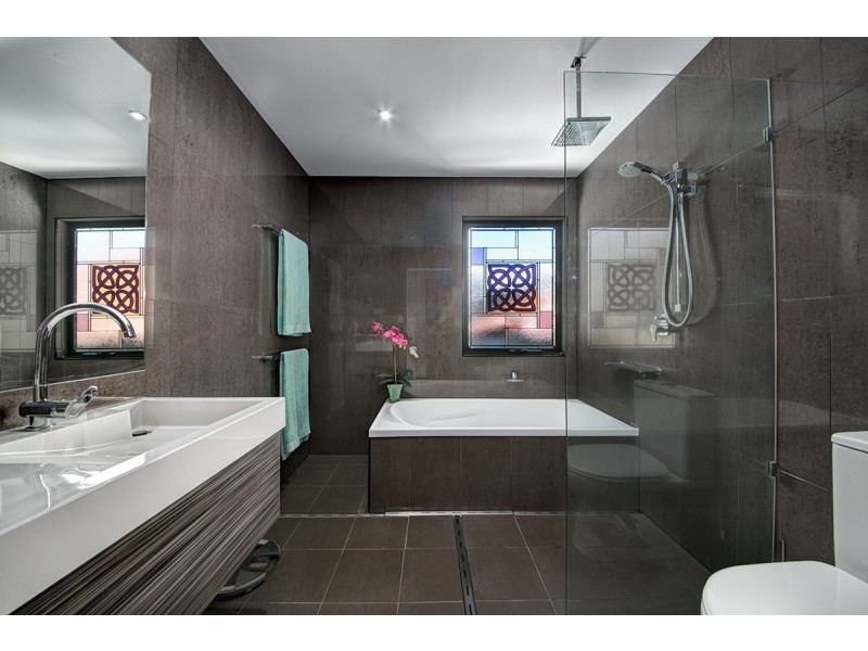 53 Crown Street, Bardon QLD 4065