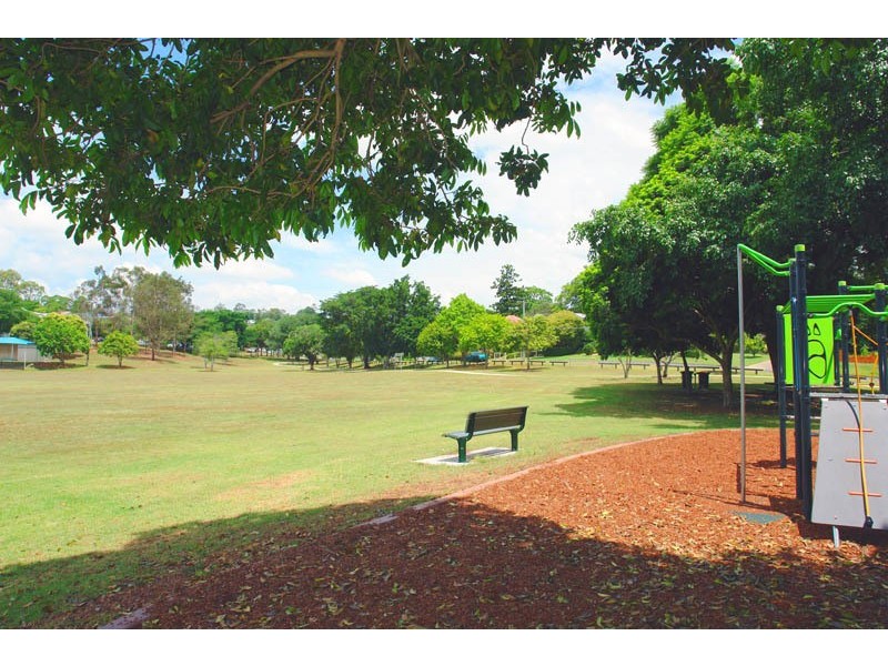 53 Crown Street, Bardon QLD 4065