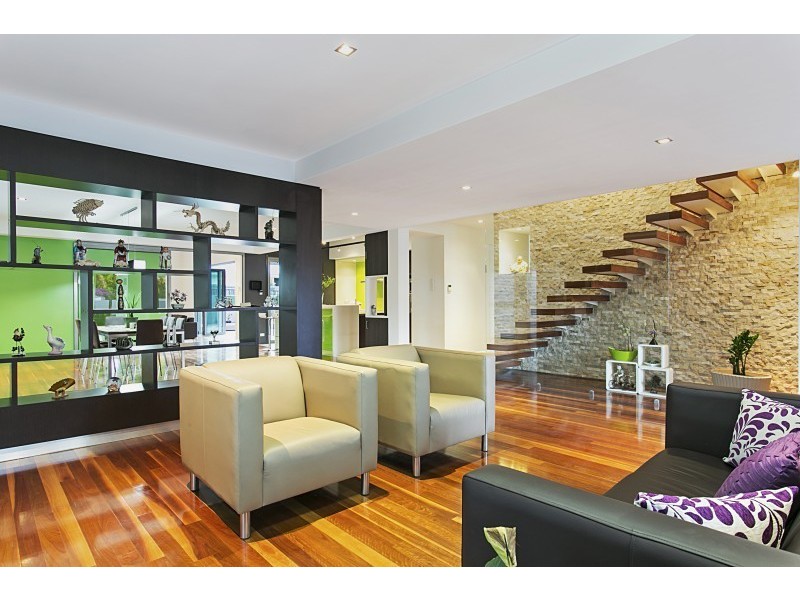 11 Barcoo Cres, Sinnamon Park QLD 4073