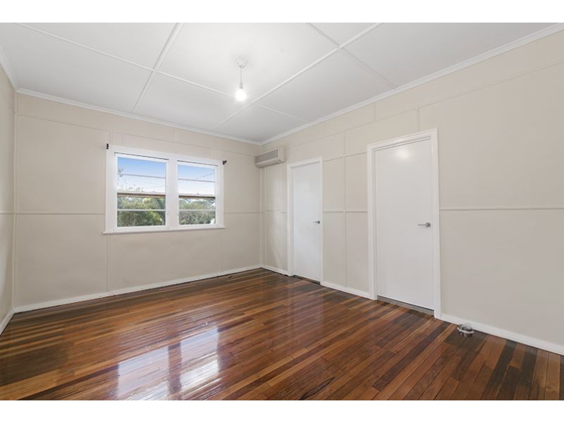 54 Menin Road, Corinda QLD 4075
