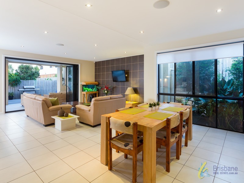 64 Joseph Avenue, Moggill QLD 4070