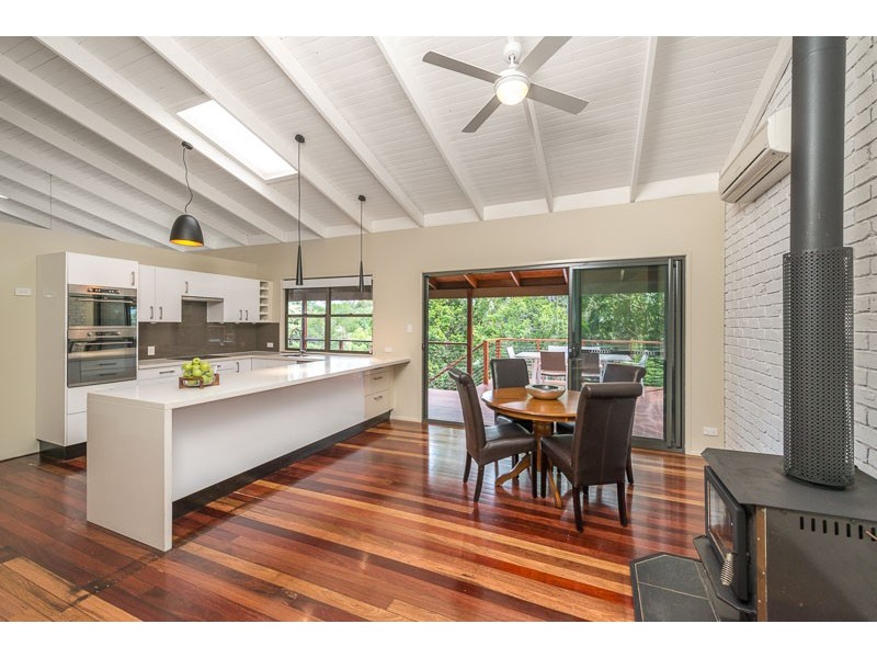 22 Stralock Street, Chapel Hill QLD 4069