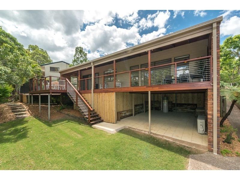 22 Stralock Street, Chapel Hill QLD 4069