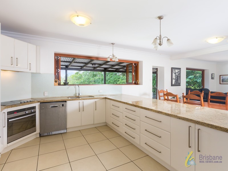 359 Brookfield Road, Kenmore Hills QLD 4069
