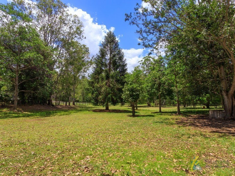 359 Brookfield Road, Kenmore Hills QLD 4069