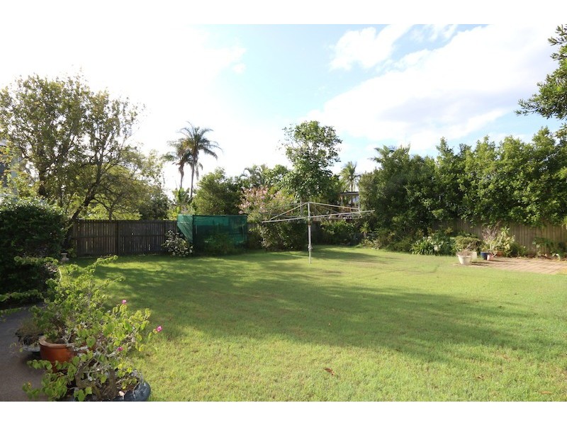 27 Bentinck Street, Sherwood QLD 4075