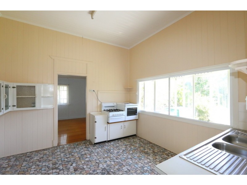 27 Bentinck Street, Sherwood QLD 4075