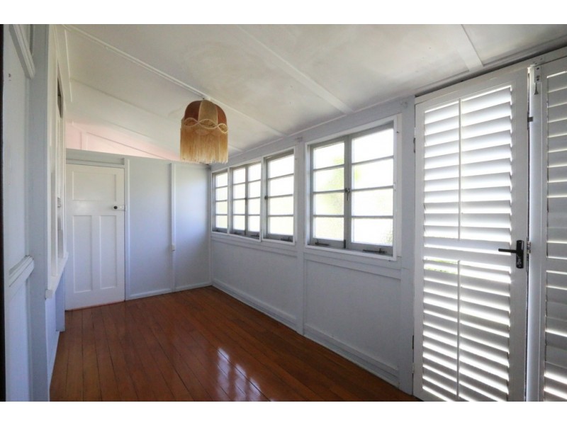 27 Bentinck Street, Sherwood QLD 4075